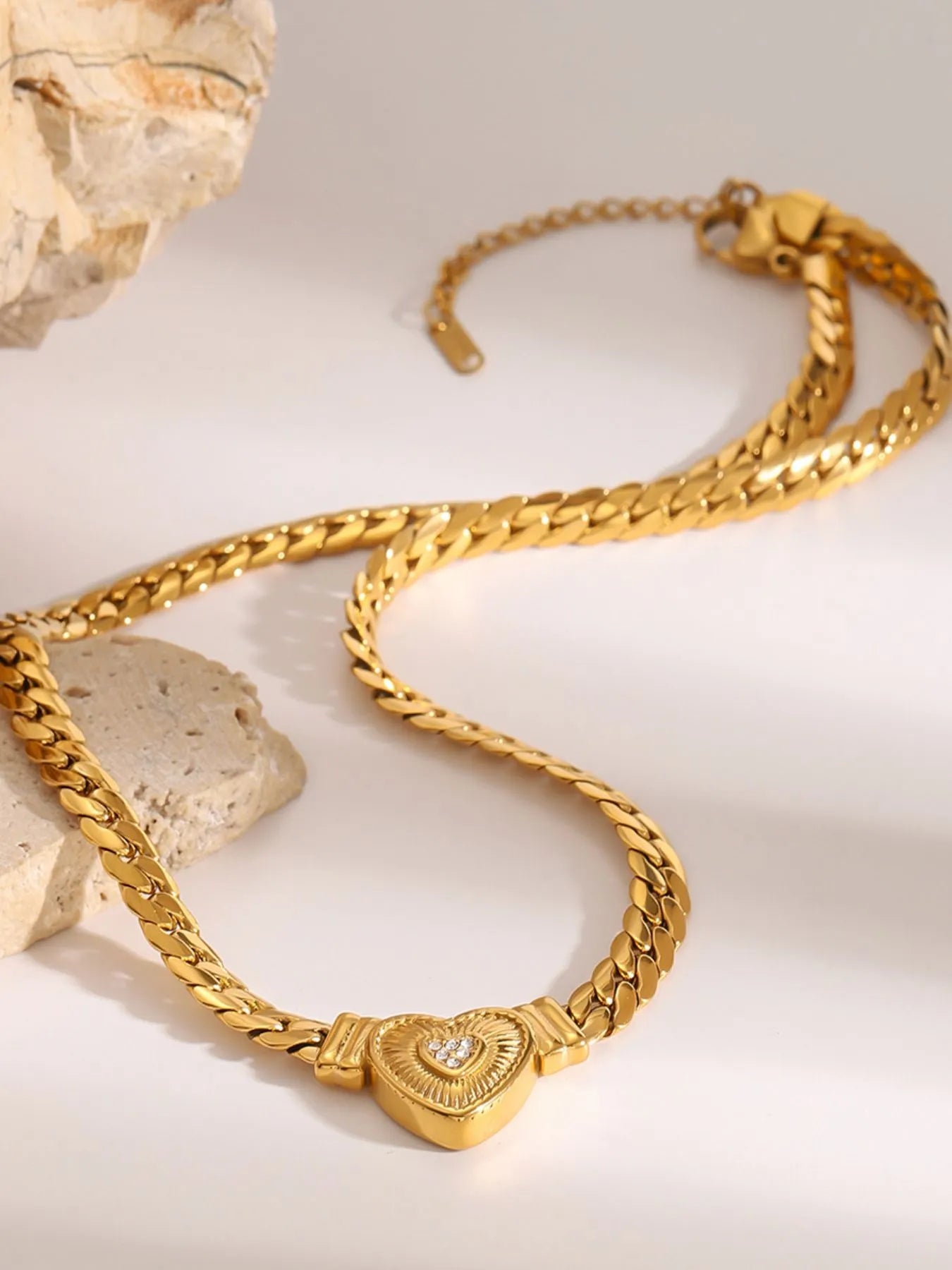 18K Gold-Plated Inlaid Zircon Heart Chain Necklace