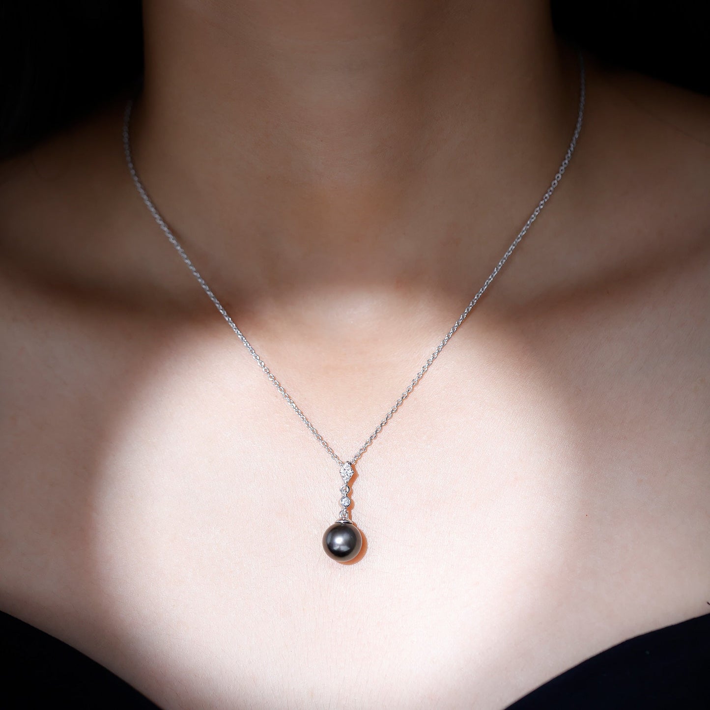 Natural Tahitian Black Pearl Dangle Pendant with Moissanite