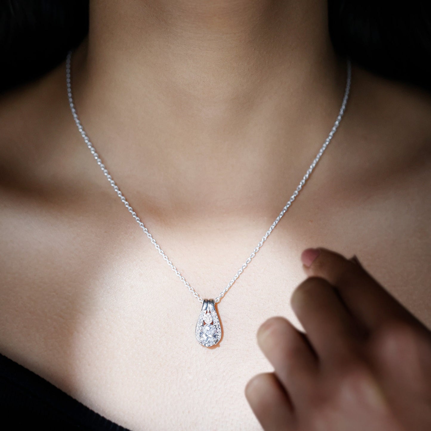Certified 2 Carat Oval Moissanite Teardrop Pendant for Wedding