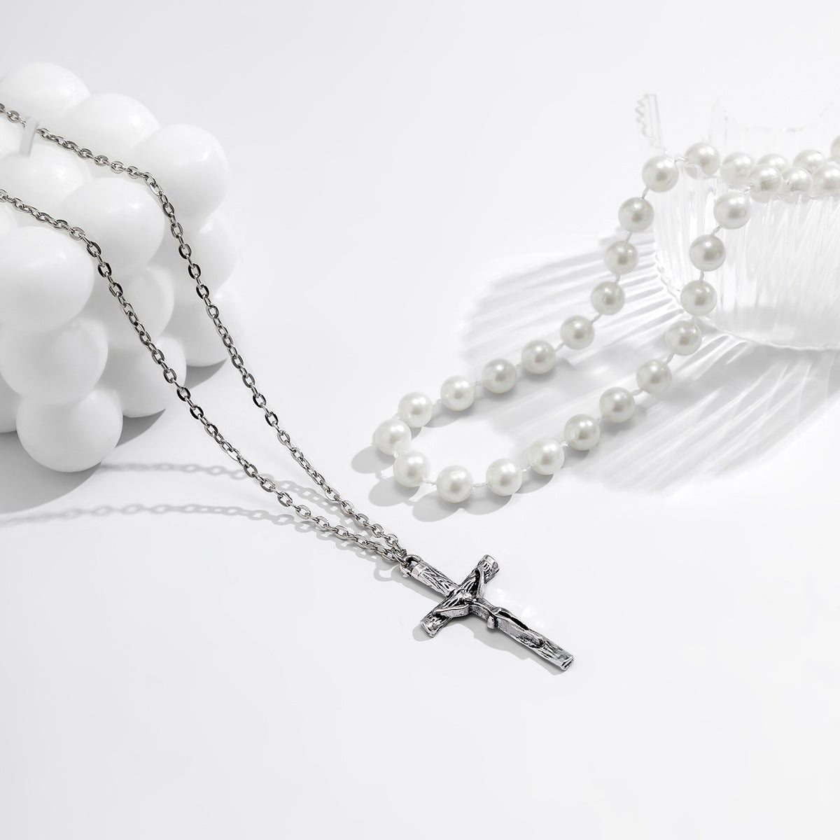 Classic simple stacked cross design with pearl all-match necklace