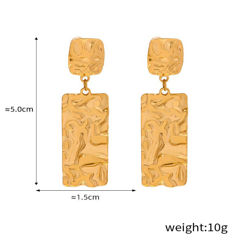 18K gold fashionable simple pleated texture design earrings